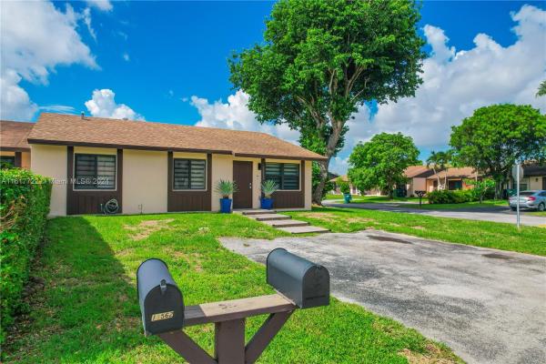 San Sebastian Townhouses, 13566 SW 48th Ter, Kendale Lakes, Florida 33175, image 3