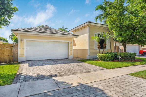 Rauls Place At Oasis, 616 SE 30th Ter, Homestead, Florida 33033, image 3