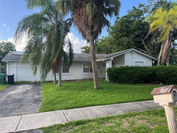 Westwind Lakes, 14851 SW 71st St, Kendall West, Florida 33193, image 1
