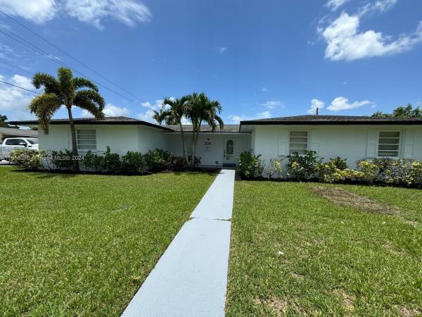 Pine Manor, 208 NW 19th St, Homestead, Florida 33030, image 1