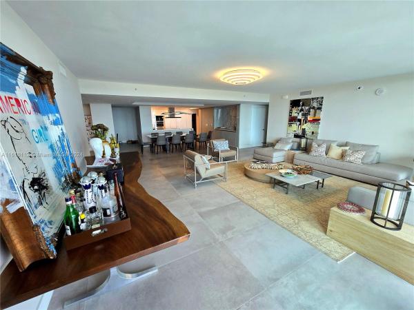 Parque Towers, 330 Sunny Isles Blvd #5-2404, Sunny Isles Beach, Florida 33160, image 1