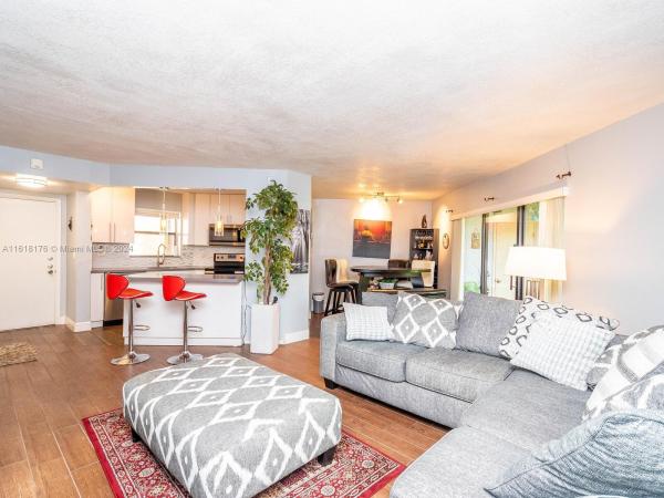 Plantation Club, 6755 W Broward Blvd #107, Plantation, Florida 33317, image 1
