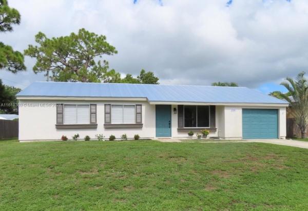 2290 SE Glover St, Port St. Lucie, Florida 34984, image 2