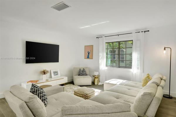 Granada, 1910 Hernando St., Coral Gables, Florida 33134, image 3