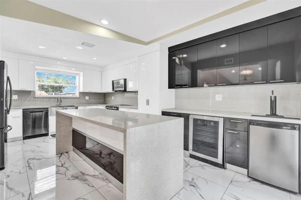 Heritage Homes, 7101 Harding St, Hollywood, Florida 33024, image 2