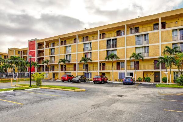 Parkview, 9250 Fontainebleau Blvd #206, Fountainebleau, Florida 33172, image 1