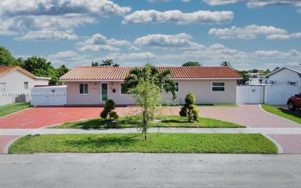 Royale Green, 12865 SW 50th Ln, Kendale Lakes, Florida 33175, image 1