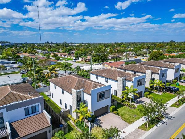 Las Ramblas At Via Ventura, 21016 NE 2nd Ct, Ives Estates, Florida 33179, image 3