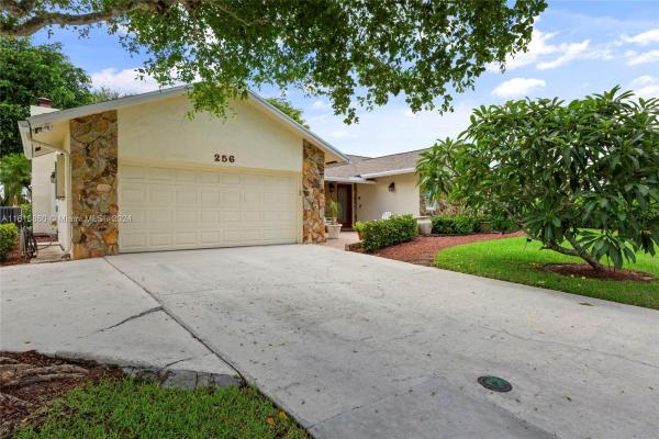La Mancha, 256 Ponce De Leon St, Royal Palm Beach, Florida 33411, image 3