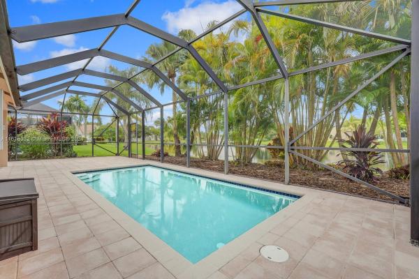 Cameron Lake, 413 Cameron Dr, Weston, Florida 33326, image 2