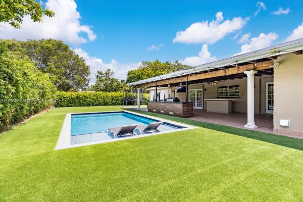 Kendale South, 10501 SW 108th St, Kendall, Florida 33176, image 3