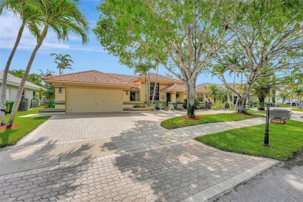 The Ridge On Nob Hill, 3252 Ridge Trce, Davie, Florida 33328, image 2