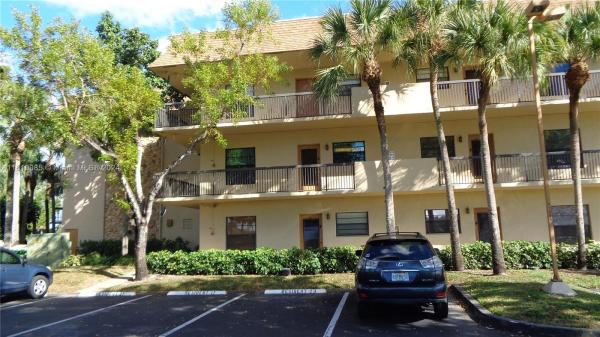 Lakes Of Carriage Hills, 6085 N Sabal Palm Blvd #204, Tamarac, Florida 33319, image 1