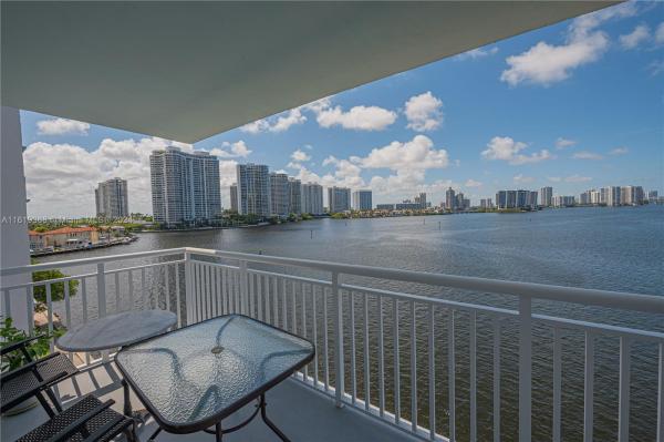 Winston Towers 500, 301 174th St #618, Sunny Isles Beach, Florida 33160, image 1