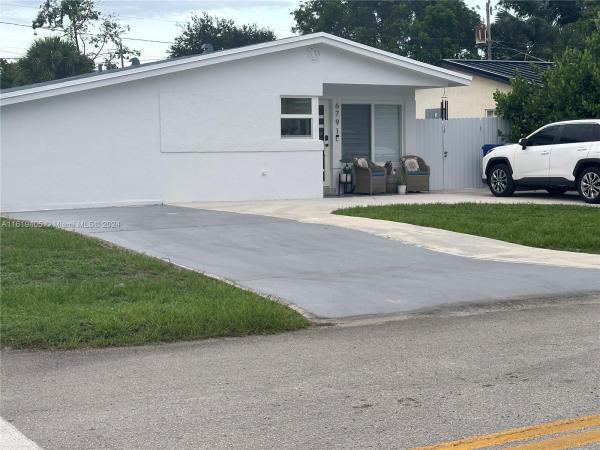 Driftwood Acres, 6791 Pershing St, Hollywood, Florida 33024, image 2