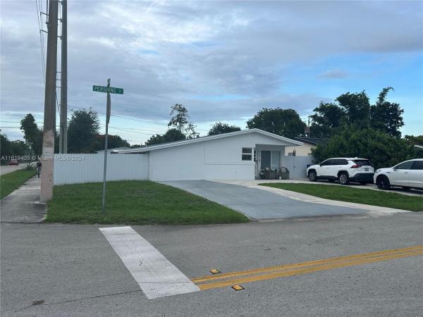 Driftwood Acres, 6791 Pershing St, Hollywood, Florida 33024, image 3