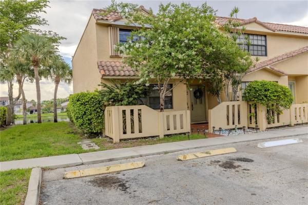 Palm Isles At Welleby, 3975 NW 94th Way, Sunrise, Florida 33351, image 3