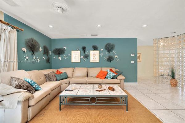 Bel Aire, 19101 SW 97th Ave, Cutler Bay, Florida 33157, image 3