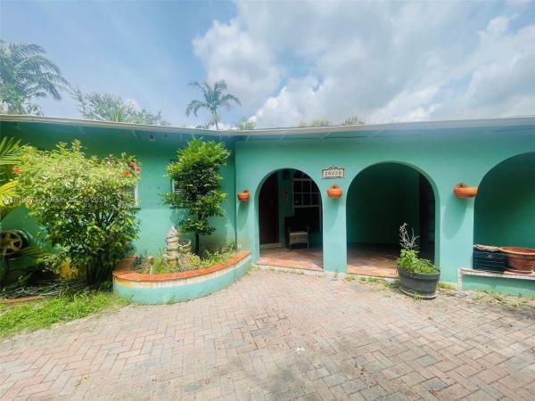 Malvina Park, 20220 NE 15th Ave, Ives Estates, Florida 33179, image 3