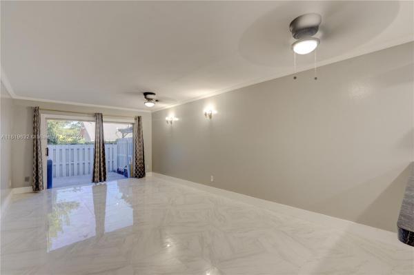 Puerta Del Sol, 9972 N Kendall Dr #1114, Kendall, Florida 33176, image 3