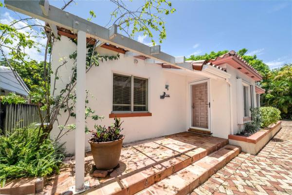 Silver Bluff Estates, 2330 Tequesta Ln, Miami, Florida 33133, image 1