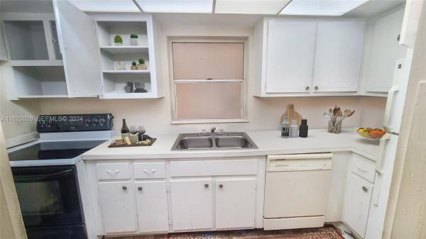 7410 SW 82nd St #K211, Unincorporated Dade County, Florida 33143, image 1
