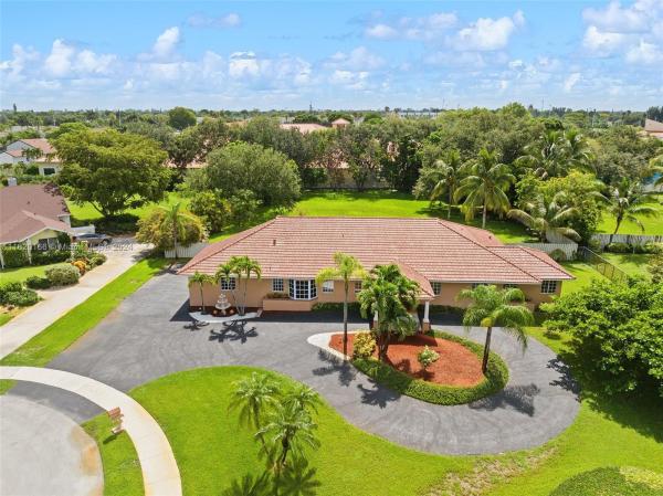 Shenandoah, 13800 Chatham Pl, Davie, Florida 33325, image 2