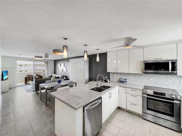 Lincoln West Towers, 1331 Lincoln Rd #803, Miami Beach, Florida 33139, image 3