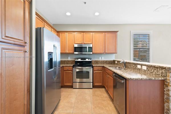 Emerald Creek Townhomes, 12430 Emerald Creek Mnr, Plantation, Florida 33324, image 3
