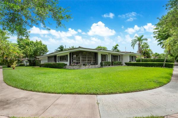 Coral Groves, 545 Zamora Ave, Coral Gables, Florida 33134, image 1