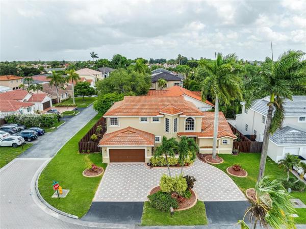 Mansions Cove At Lakes Of The Meadow, 15472 SW 42nd Ln, Kendall West, Florida 33185, image 3