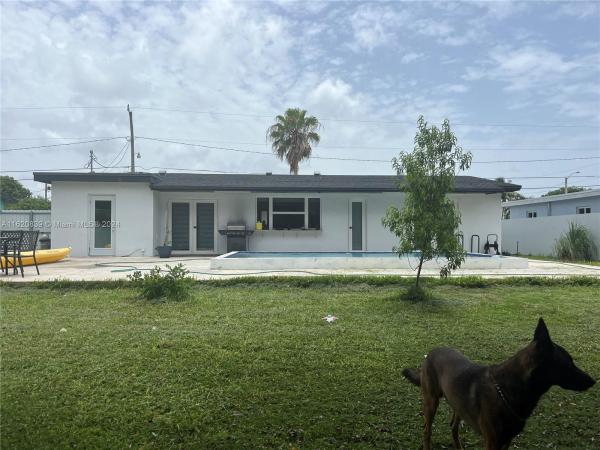 Cutler Ridge, 9940 SW 215th St, Cutler Bay, Florida 33189, image 3