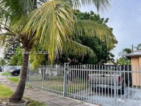 South Miami Lakes, 19633 SW 123rd Ave, South Miami Heights, Florida 33177, image 2