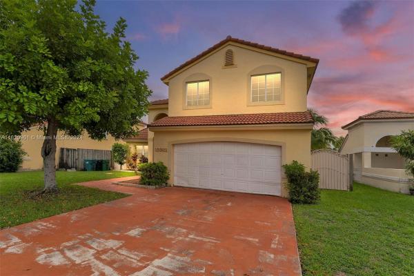 15982 SW 73rd St, Unincorporated Dade County, Florida 33193, image 2