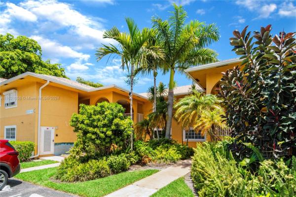 Chateau De Ville, 811 SE 4th Ave #C201, Dania Beach, Florida 33004, image 1