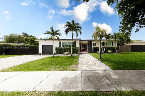 Holiday House, 9420 Easter Rd, Cutler Bay, Florida 33157, image 3