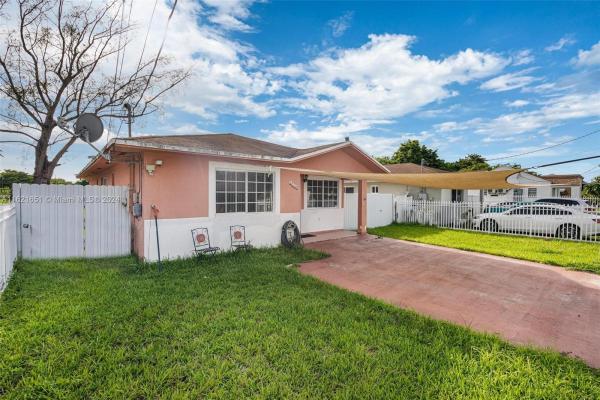 Victoria Manor, 7750 NW 17th Pl, Gladeview, Florida 33147, image 3
