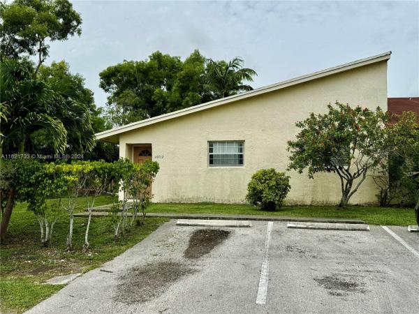 Waterside Townhomes, 28012 SW 140th Ct, Leisure City, Florida 33033, image 1