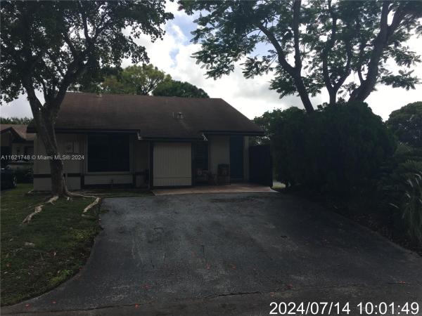 Heftler Townhouses, 11570 SW 112th Ave, Kendall, Florida 33176, image 1