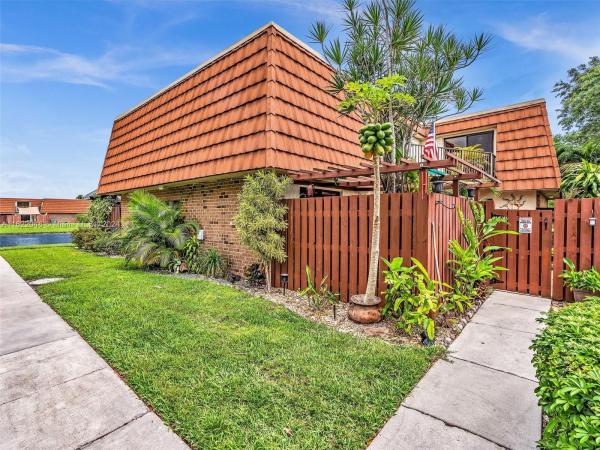 Village At Lake Pine, 11887 SW 12th Pl, Davie, Florida 33325, image 3