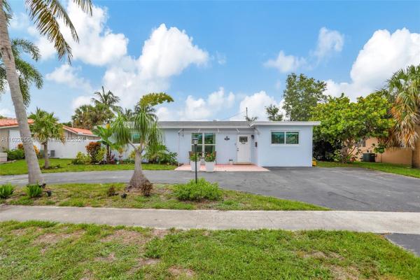 Deer Pomp Estates, 4921 NE 23rd Ave, Lighthouse Point, Florida 33064, image 1