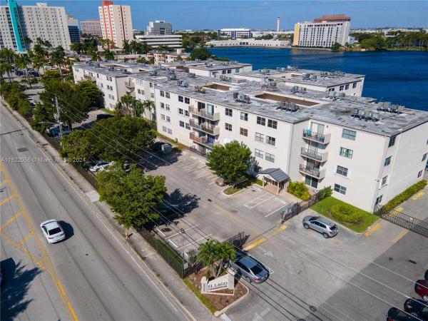 El Lago, 5501 NW 7th St #E204, Miami, Florida 33126, image 3