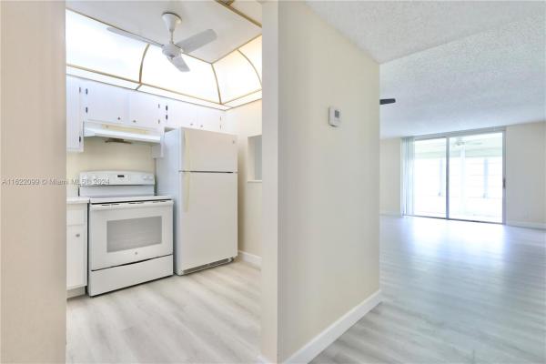 Royal Park Gardens 3, 6870 Royal Palm Blvd #210M, Margate, Florida 33063, image 1
