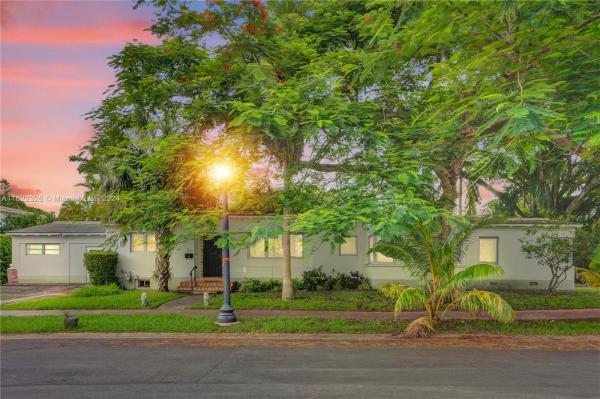 Rivo Alto, 211 W Rivo Alto Dr, Miami Beach, Florida 33139, image 1