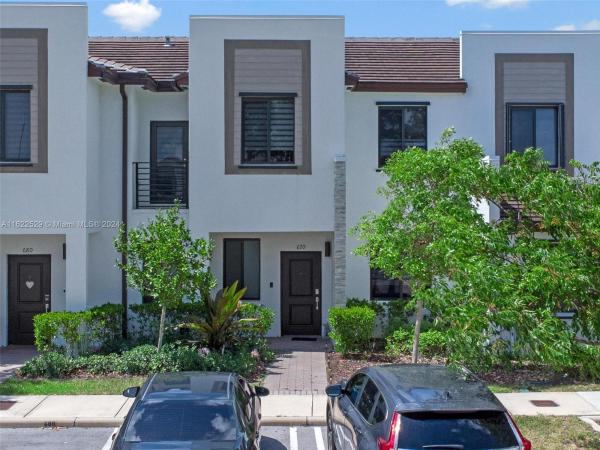 Paseos At Via Ventura, 670 NE 207th St #670, Ives Estates, Florida 33179, image 1