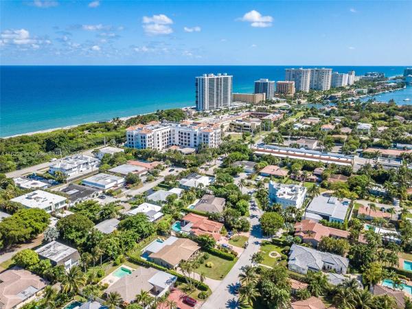 Boca Raton Riviera, 160 NE Wavecrest Ct, Boca Raton, Florida 33432, image 2