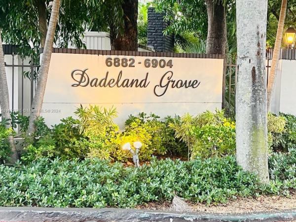 Dadeland Grove, Pinecrest, Florida 33156, image 1