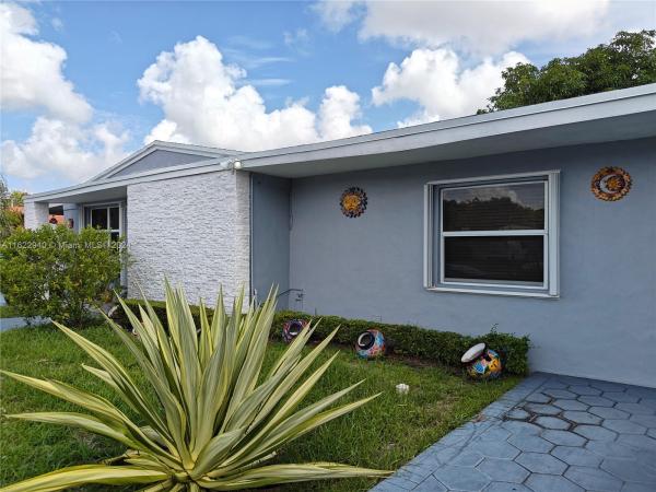 Westhaven Heights, 1260 W 62nd St, Hialeah, Florida 33012, image 1
