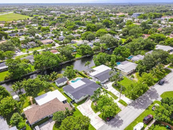 Heftler Homes Sunset Park, 7520 SW 98th Ct, Sunset, Florida 33173, image 3