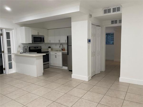 Edgewater Of Coral Gables, 1 Edgewater Dr #103, Coral Gables, Florida 33133, image 2
